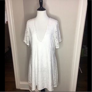 Boohoo  Plus lace V neckline coverup - Size: 14